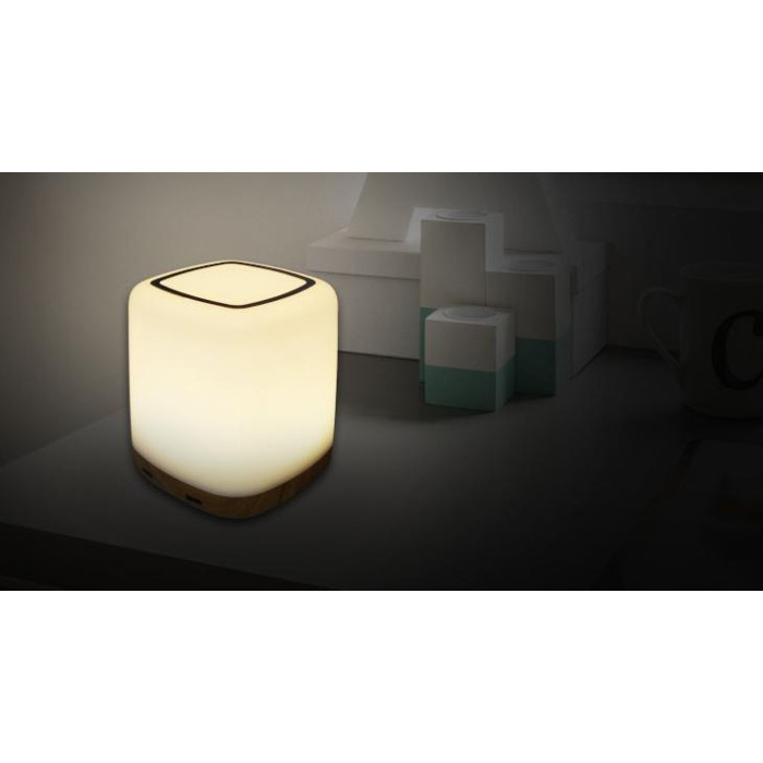 Ночник MACALLY Table Lamp with 4 USB Port (Smart IC 5V/4.8A) Built in Charger (LAMPCHARGESQ-E)