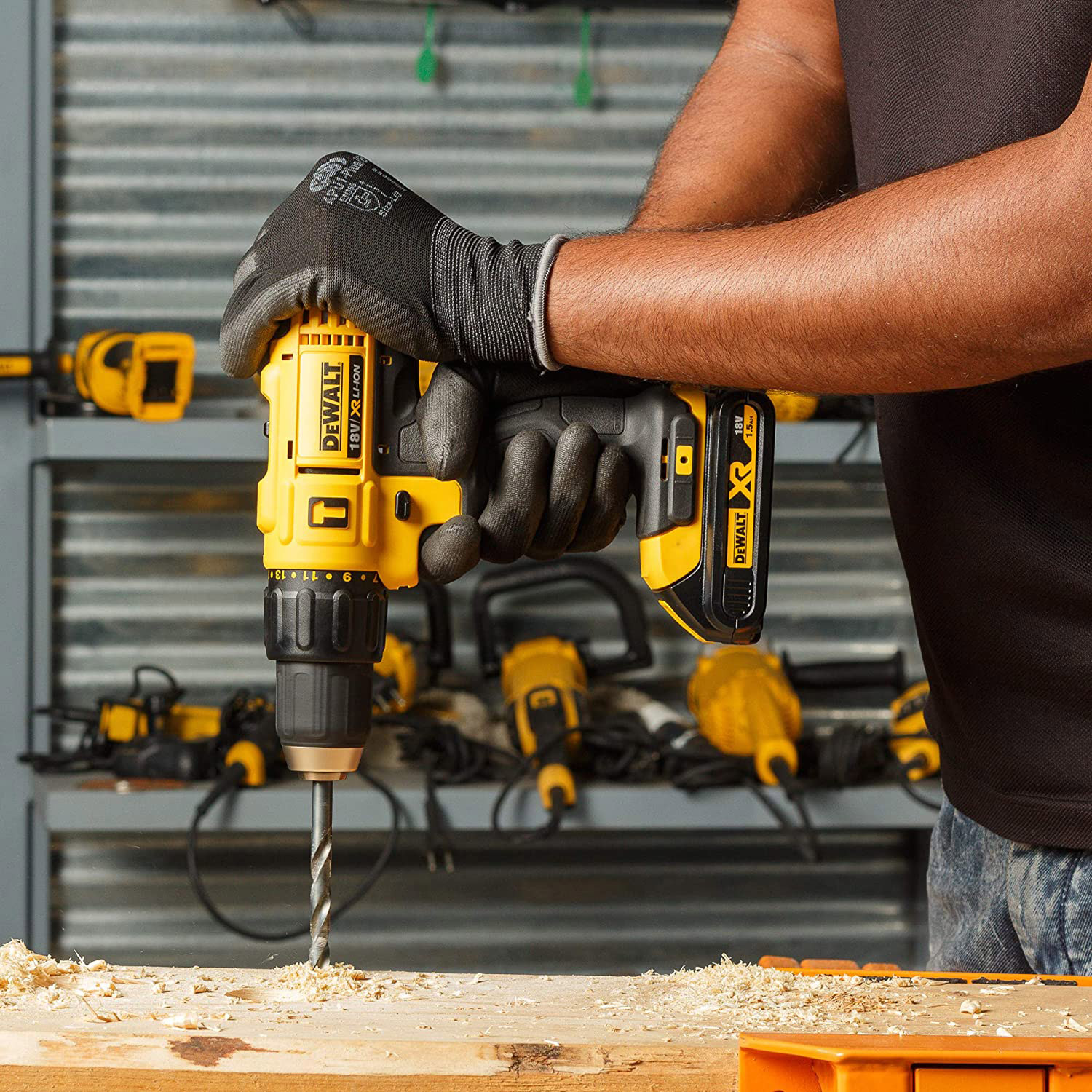 Акумуляторний дриль-шурупокрут DeWALT DCD776C2