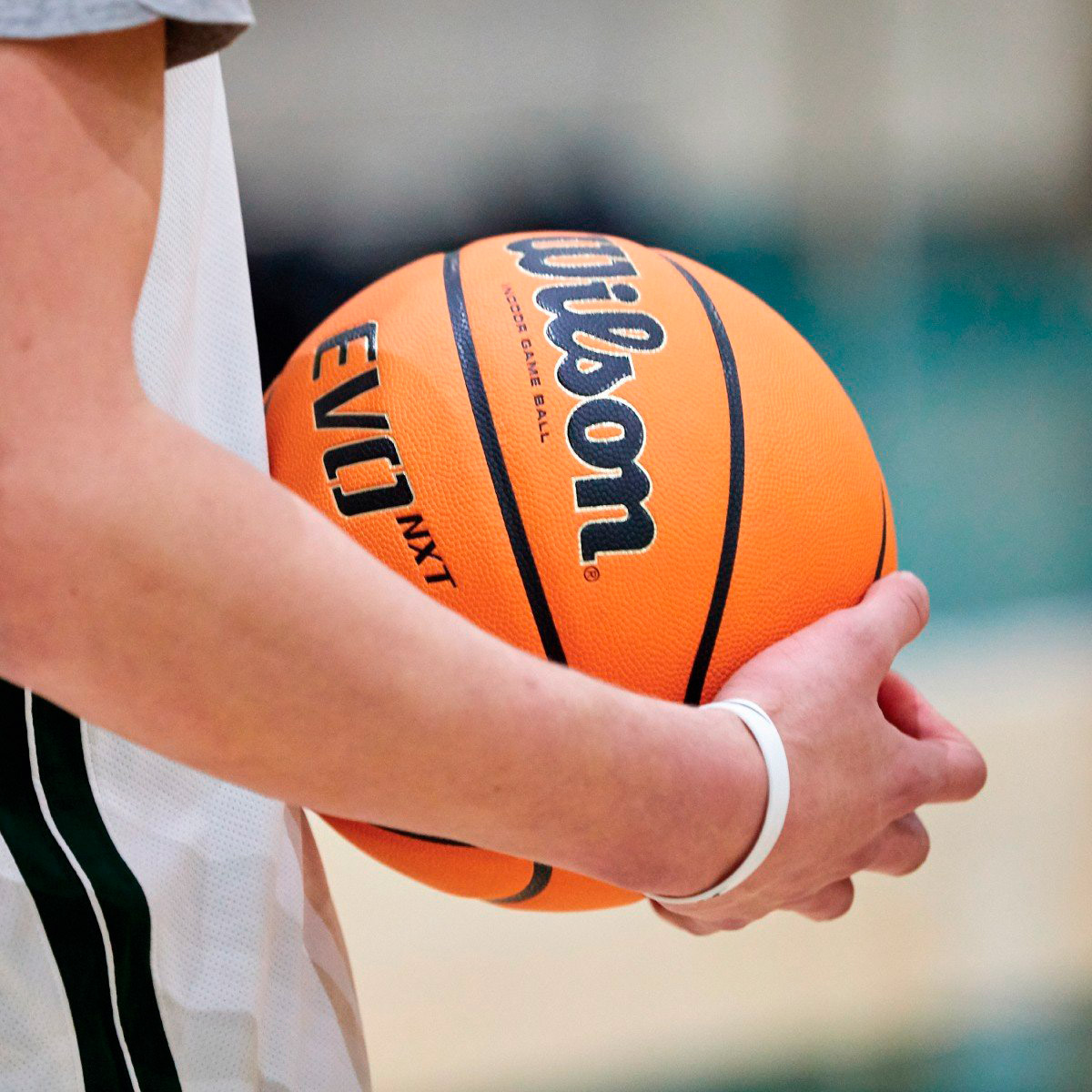 М'яч баскетбольний WILSON EVO NXT FIBA Game Ball Size 6 (WTB0966XB)