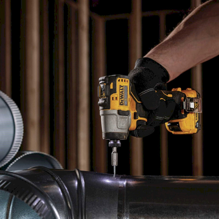 Аккумуляторный шуруповёрт DEWALT DCF801N