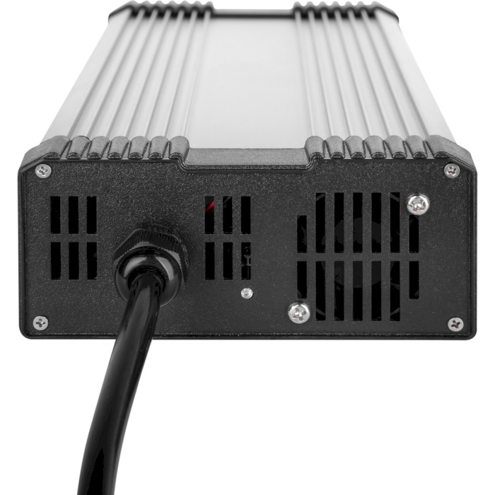 Зарядное устройство для LiFePO4 аккумуляторов LOGICPOWER 48В 15А 720Вт С13 (LP19305)