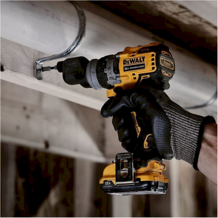 Аккумуляторная дрель-шуруповёрт DEWALT DCD703NT