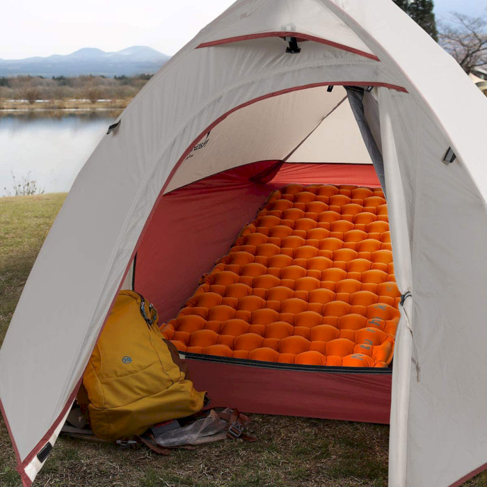 Надувний 2-місний килимок NATUREHIKE FC11 Multifunctional Double Camping Sleeping Pad Orange (NH19Z055-P-OR)