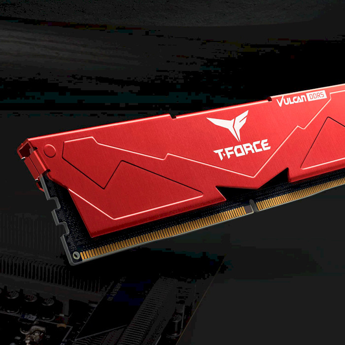 Модуль памяти TEAM T-Force Vulcan Red DDR5 6000MHz 32GB Kit 2x16GB (FLRD532G6000HC38ADC01)