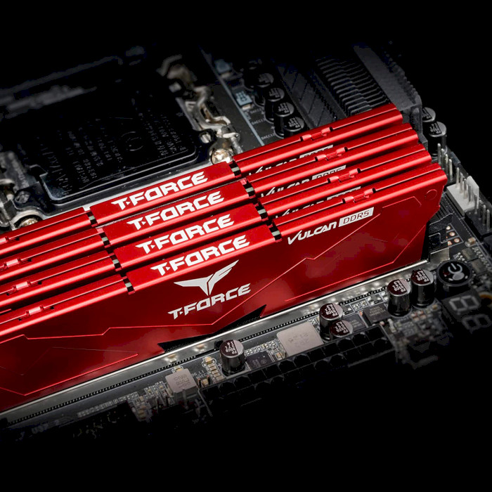 Модуль памяти TEAM T-Force Vulcan Red DDR5 6000MHz 32GB Kit 2x16GB (FLRD532G6000HC38ADC01)