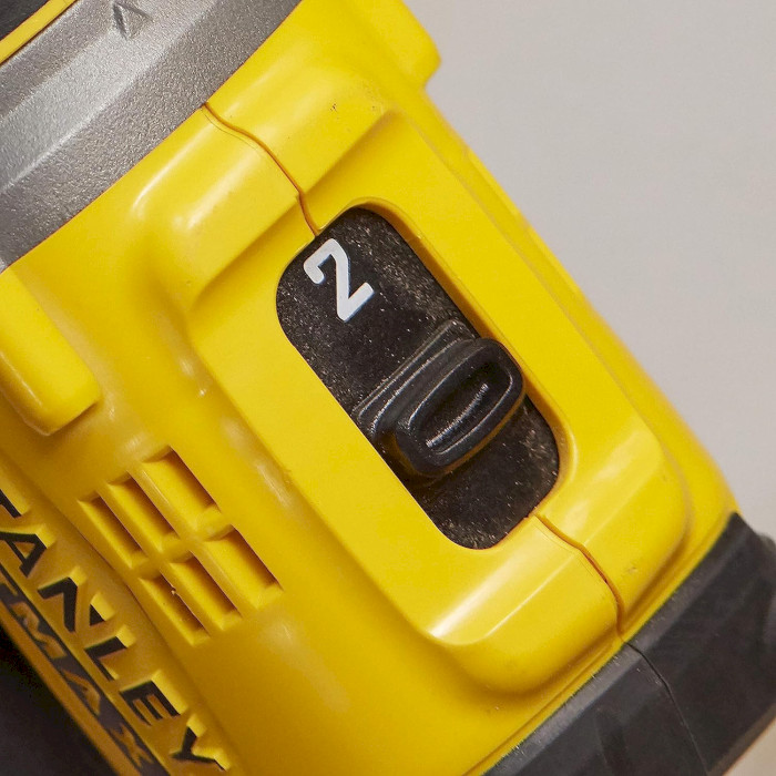 Аккумуляторная дрель-шуруповёрт STANLEY FatMax SFMCD720B