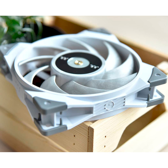 Вентилятор THERMALTAKE Toughfan 12 White (CL-F117-PL12WT-A)