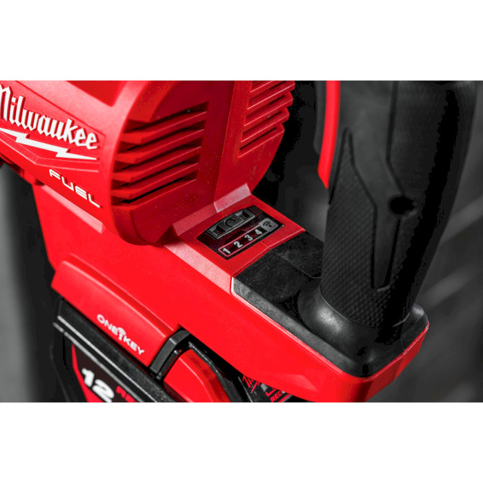 Аккумуляторный гайковёрт MILWAUKEE M18 ONEFHIWF1D-121C (4933471756)