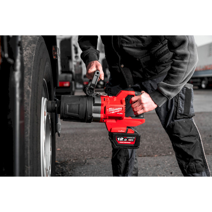 Аккумуляторный гайковёрт MILWAUKEE M18 ONEFHIWF1DS-121C (4933472071)