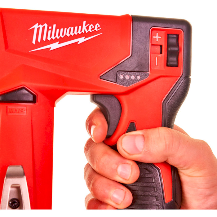 Акумуляторний степлер MILWAUKEE M12 BST-202X