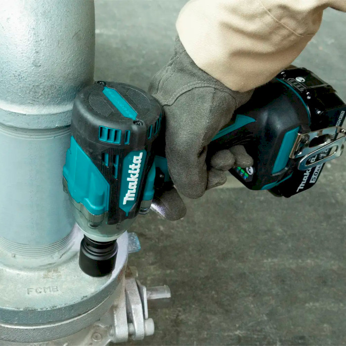 Аккумуляторный гайковёрт MAKITA DTW301RTJ