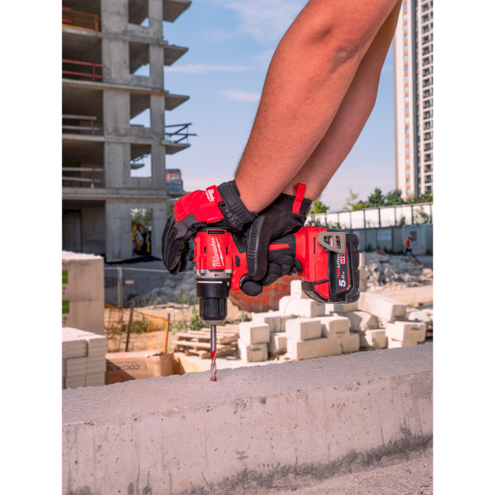 Аккумуляторная дрель-шуруповёрт MILWAUKEE M18 BLPDRC-422C (4933492825)