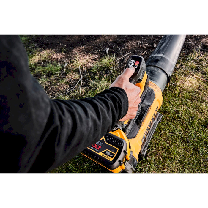 Воздуходувка аккумуляторная DeWALT DCMBL777N