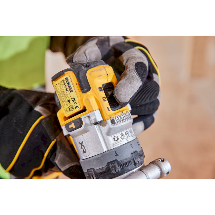 Аккумуляторная дрель-шуруповёрт DeWALT DCD1007NT