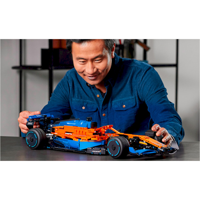 Конструктор LEGO Technic Гоночный автомобиль McLaren Formula 1 1434дет. (42141)