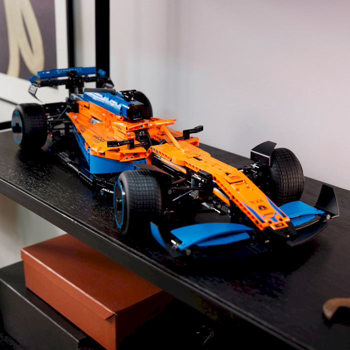 Конструктор LEGO Technic Гоночный автомобиль McLaren Formula 1 1434дет. (42141)