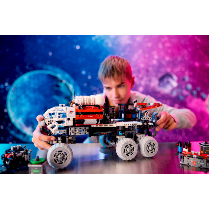 Конструктор LEGO Technic Марсоход команды исследователей 1599дет. (42180)