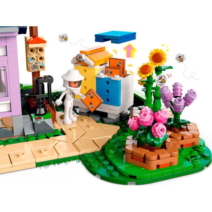 Конструктор LEGO Friends Домик и цветник пчеловодов 1261дет. (42669)