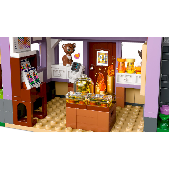 Конструктор LEGO Friends Домик и цветник пчеловодов 1261дет. (42669)