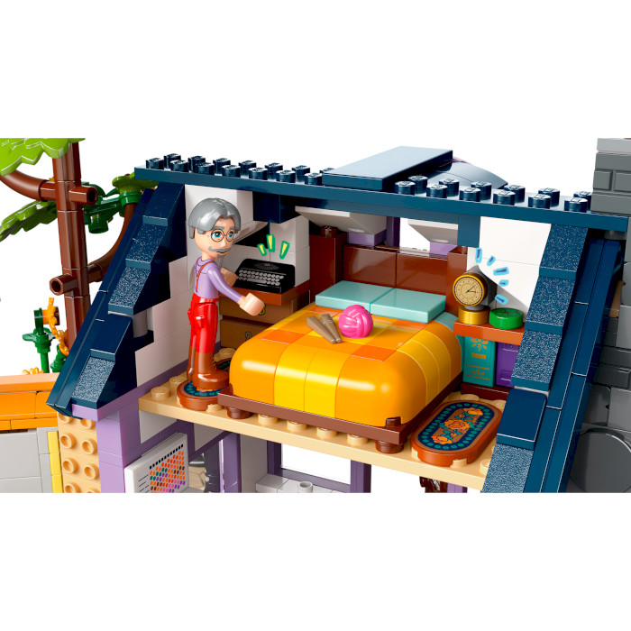 Конструктор LEGO Friends Домик и цветник пчеловодов 1261дет. (42669)