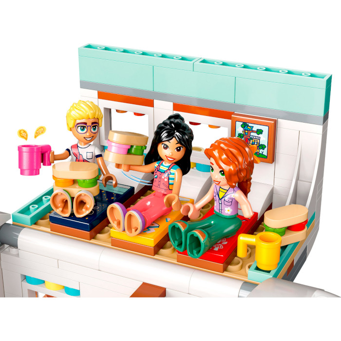 Конструктор LEGO Friends Приключения на фургоне дружбы 778дет. (42663)