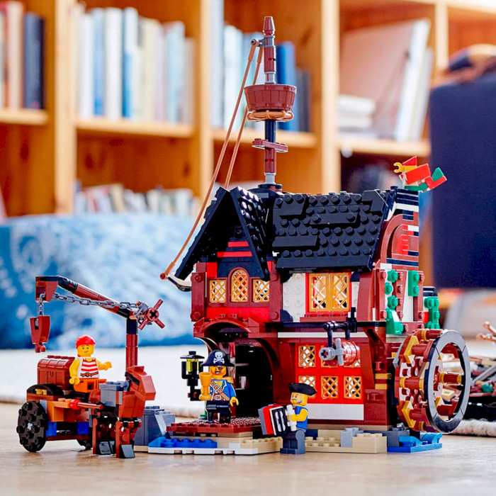 Конструктор LEGO Creator Пиратский корабль 1260дет. (31109)