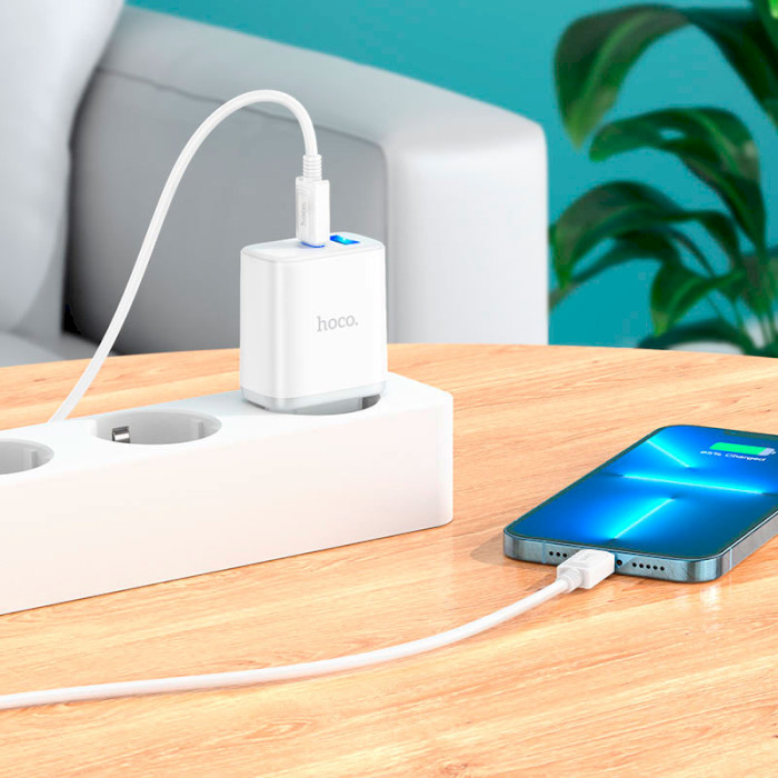 Зарядний пристрій HOCO C105A Stage 1xUSB-A, 1xUSB-C, PD20W, QC3.0 White w/Type-C to Lightning cable (6931474782939)