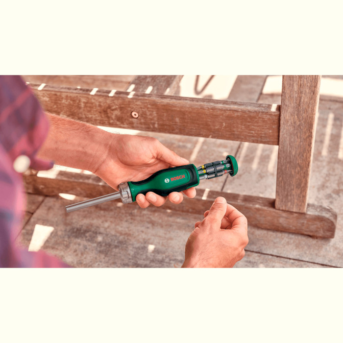 Отвёртка реверсивная с насадками BOSCH Ratchet Screwdriver with 12 Bits (1.600.A02.BX2)