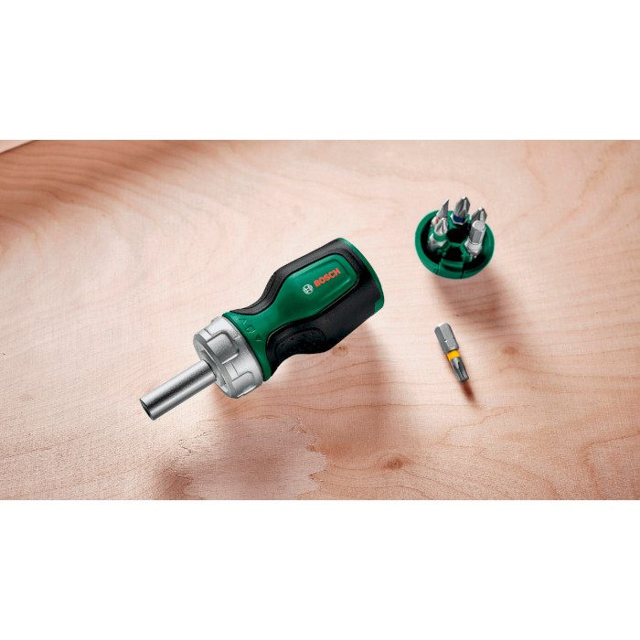 Отвёртка реверсивная с насадками BOSCH Stubby Bit Ratchet Screwdriver + 6 bits (1.600.A02.7PK)