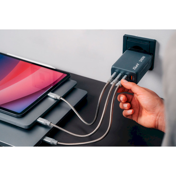 Зарядний пристрій VERBATIM 240W 3xUSB-C, 1xUSB-A, PD3.0, QC3.0 GaN Wall Charger Gray