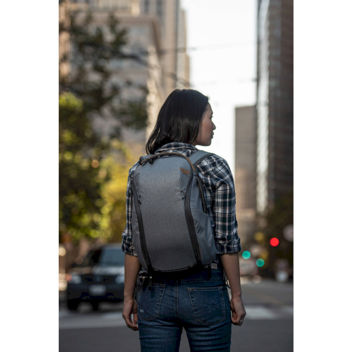 Рюкзак PEAK DESIGN Everyday Backpack Zip 15L Ash (BEDBZ-15-AS-2)