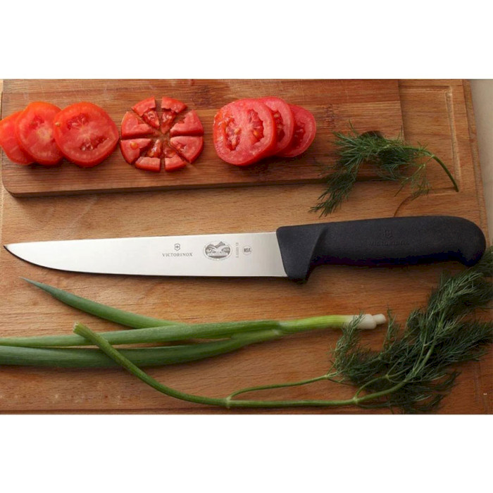 Нож кухонный для разделки VICTORINOX Fibrox Sticking Black 180мм (5.5503.18)
