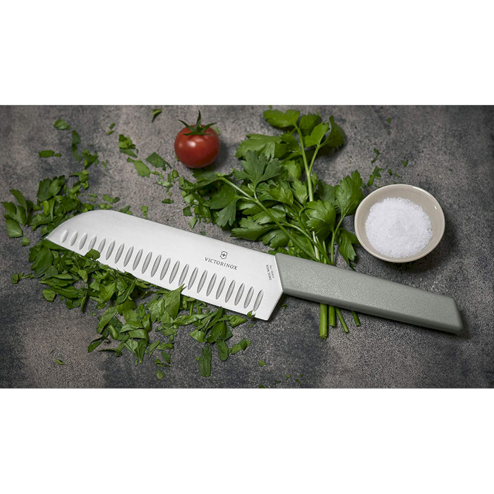 Нож кухонный VICTORINOX SwissModern Santoku Olive 170мм (6.9056.17K6B)