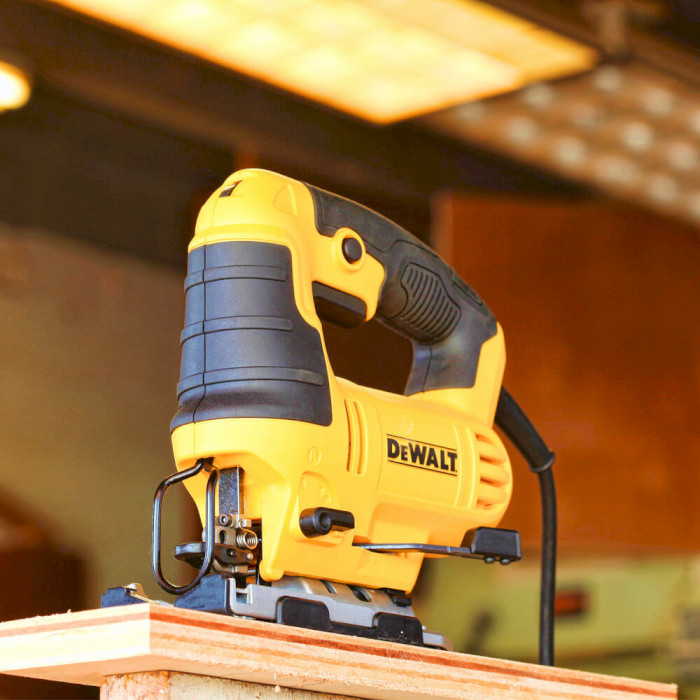 Електролобзик DeWALT DWE249