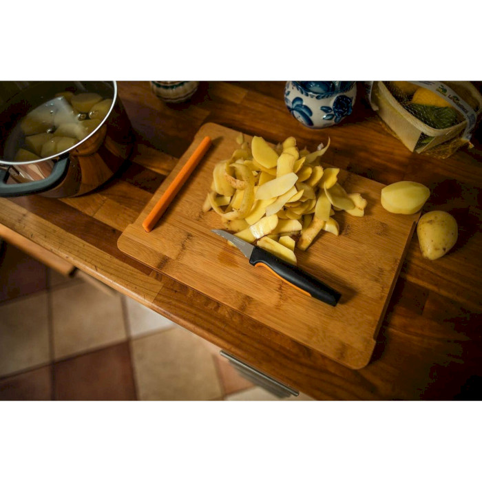 Нож кухонный для чистки овощей FISKARS Functional Form 68мм (1057545)