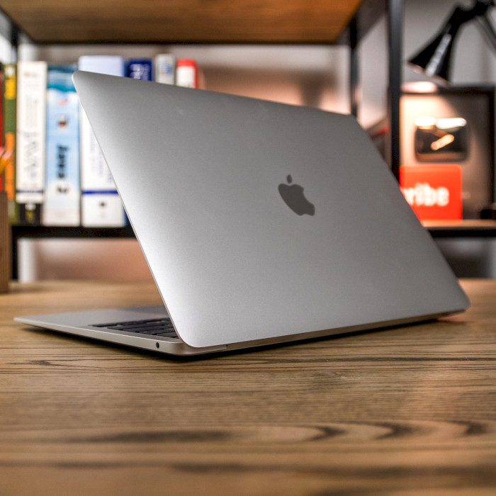 Ноутбук APPLE A2337 MacBook Air M1 8/512GB Space Gray (MGN73UA/A)