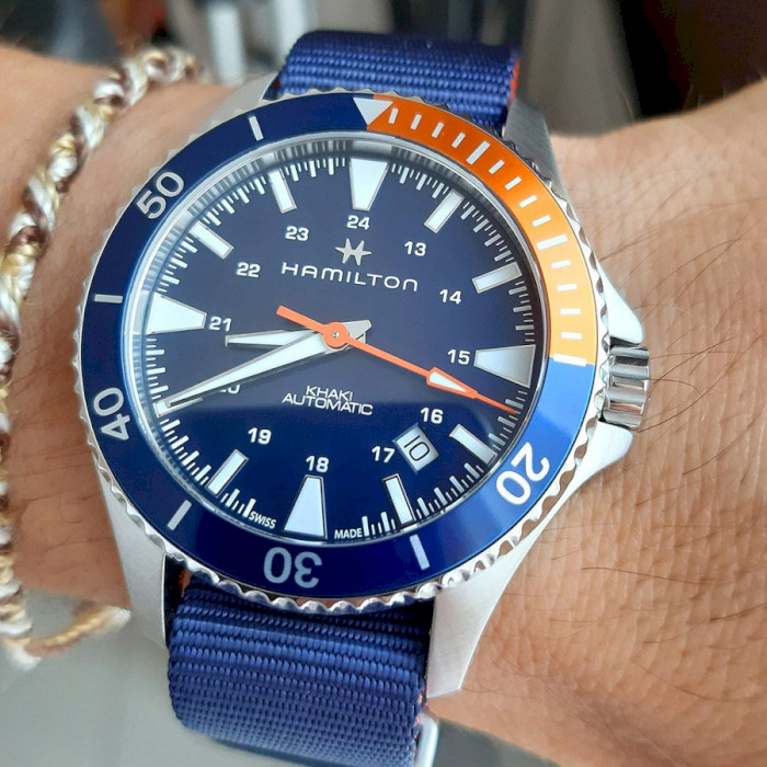 Часы HAMILTON Khaki Navy Scuba Automatic 40mm Blue Dial (H82365941)