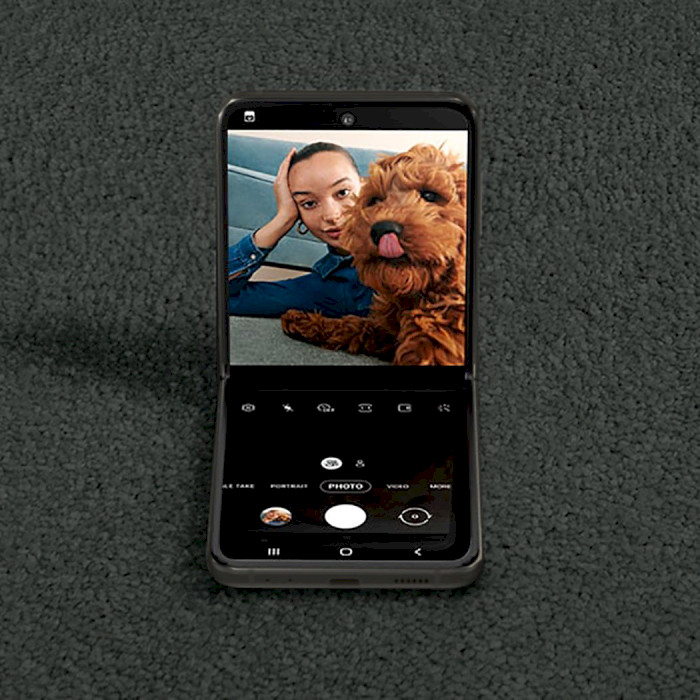Смартфон SAMSUNG Galaxy Flip3 8/256GB Phantom Black (SM-F711BZKESEK)