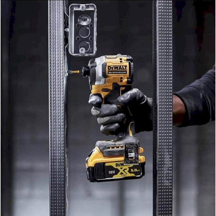 Аккумуляторный шуруповёрт DEWALT DCF850P2T