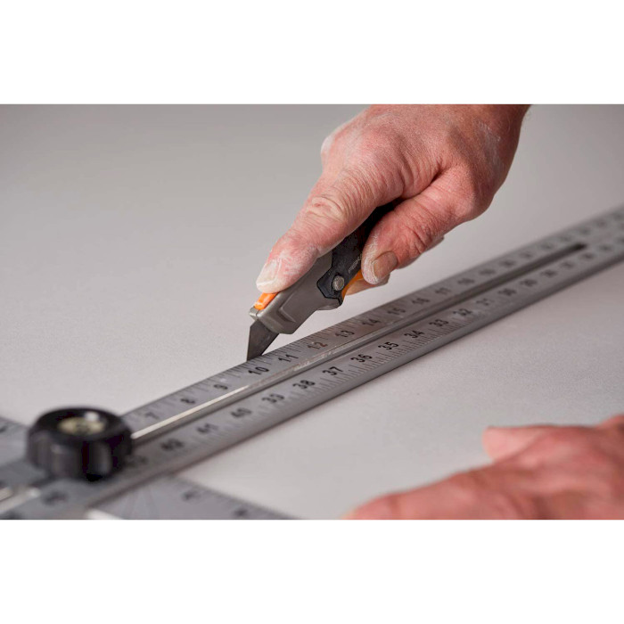 Ніж для оздоблювальних робіт з фіксованим лезом FISKARS CarbonMax Fixed Utility Knife (1027222)